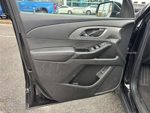 Used 2022 Chevrolet Traverse LT image 14