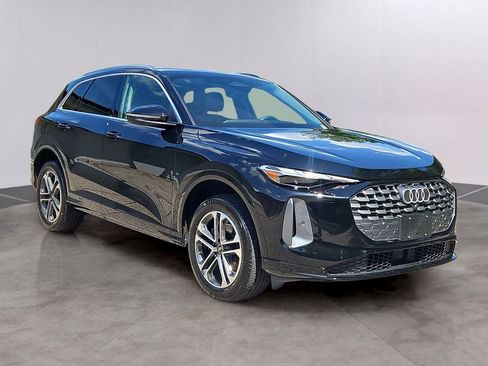 Certified 2025 Audi Q5 Premium w/ Convenience Package AWD/4WD image 10