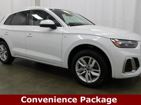 Used 2022 Audi Q5 2.0T Premium w/ Convenience Package image 3