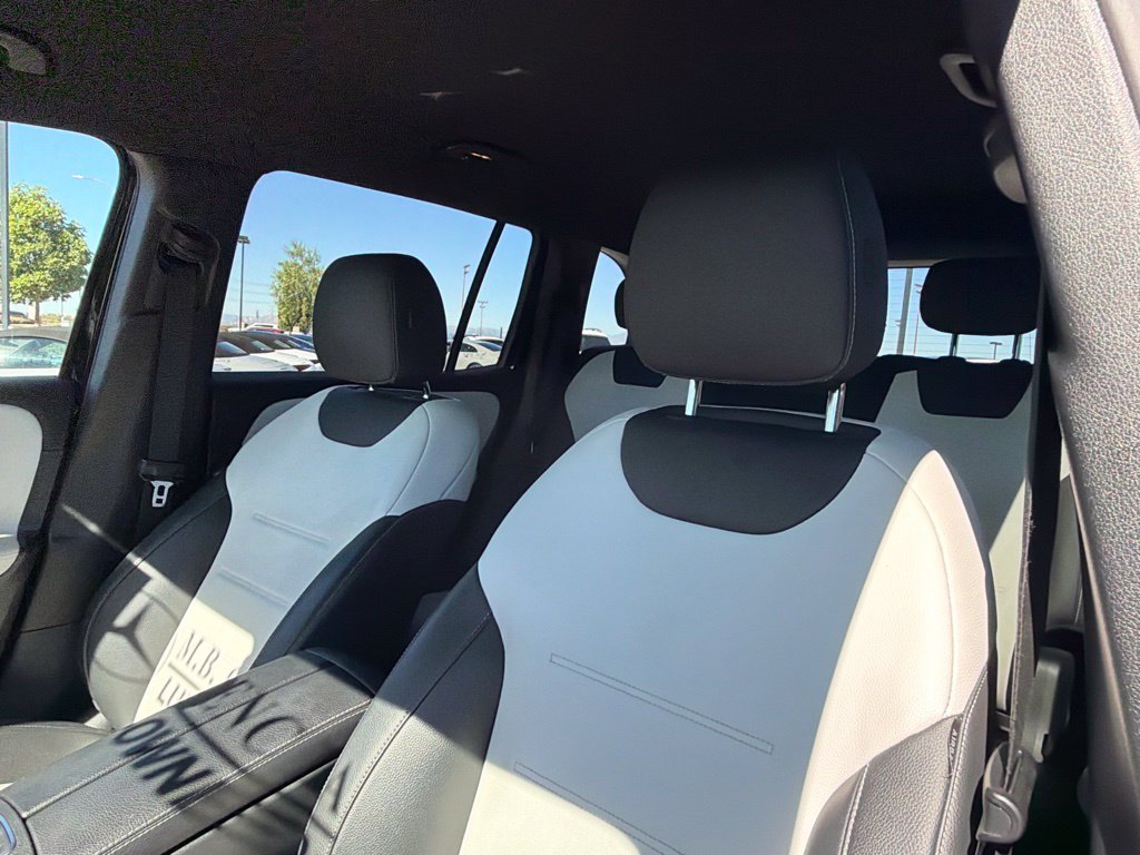 Used 2023 Mercedes-Benz GLB 250 image 21