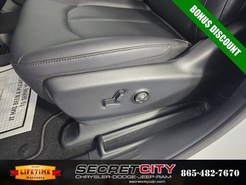 New 2026 Chrysler Voyager LX image 13