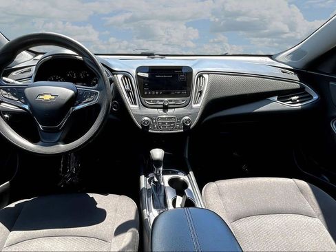 Used 2024 Chevrolet Malibu LT FWD image 9