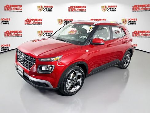 Used 2024 Hyundai Venue SEL FWD image 13