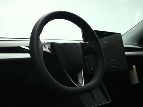 Used 2026 Tesla Model Y 2WD image 49