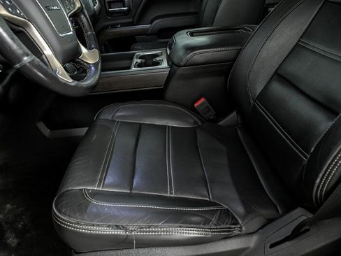 Used 2018 GMC Sierra 2500 Denali w/ Duramax Plus Package AWD/4WD image 16
