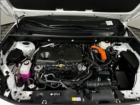 Certified 2025 Toyota RAV4 XLE AWD/4WD image 9