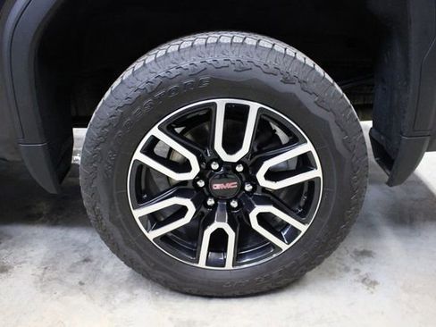 Used 2024 GMC Sierra 1500 AT4 w/ Technology Package AWD/4WD image 43