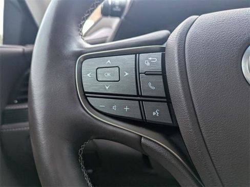 Certified 2020 Lexus LS 500 500 Base w/ Accessory Package (Z2) image 26