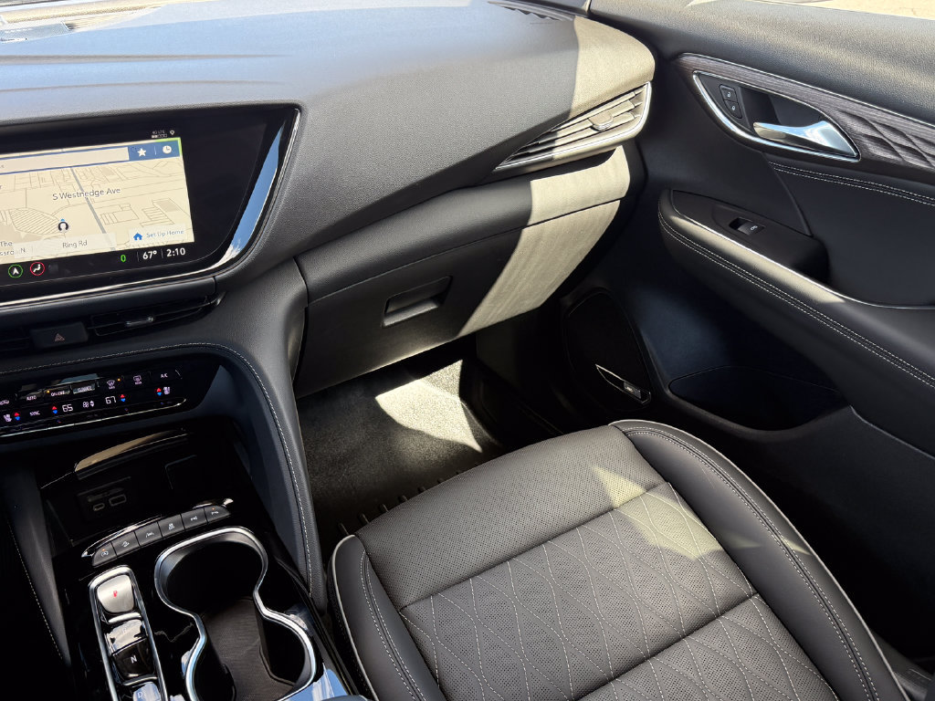 Used 2023 Buick Envision Avenir AWD/4WD image 37