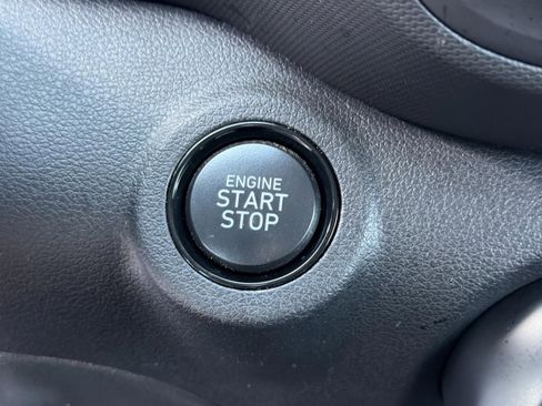 Used 2024 Hyundai Venue SEL image 13