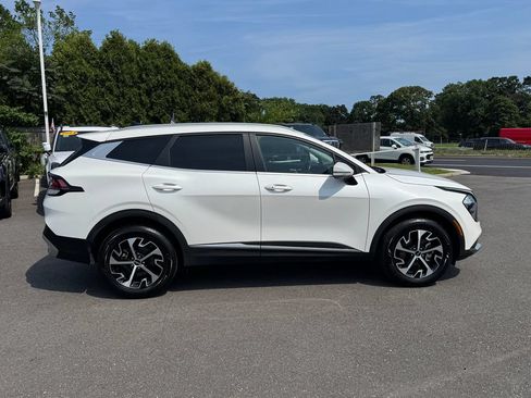 Used 2023 Kia Sportage EX AWD/4WD image 3
