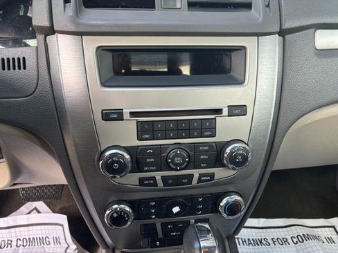 Used 2010 Ford Fusion SE image 10