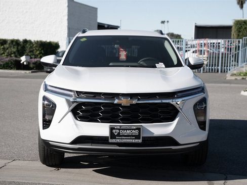 New 2026 Chevrolet Trax LT w/ Driver Confidence Package image 2