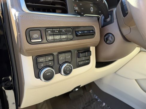 Certified 2022 GMC Yukon Denali w/ Denali Premium Package image 14