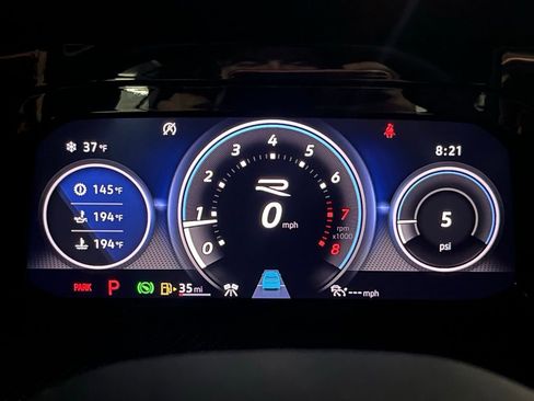 Used 2024 Volkswagen Golf R image 9