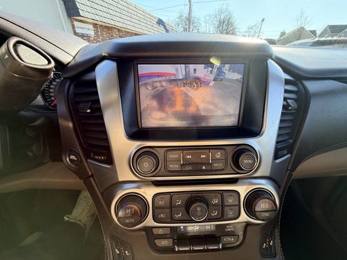 Used 2015 Chevrolet Suburban LT image 4