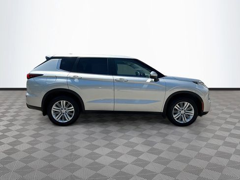 Used 2024 Mitsubishi Outlander ES FWD image 5