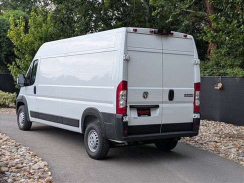 Used 2025 RAM ProMaster 2500 w/ Convenience Group FWD image 3