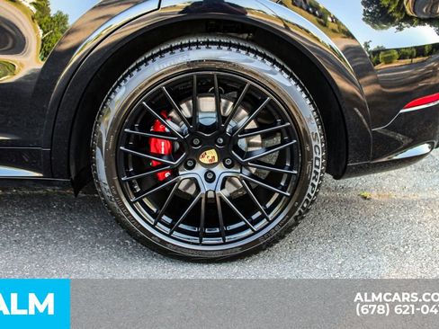 Used 2022 Porsche Cayenne GTS AWD/4WD image 15