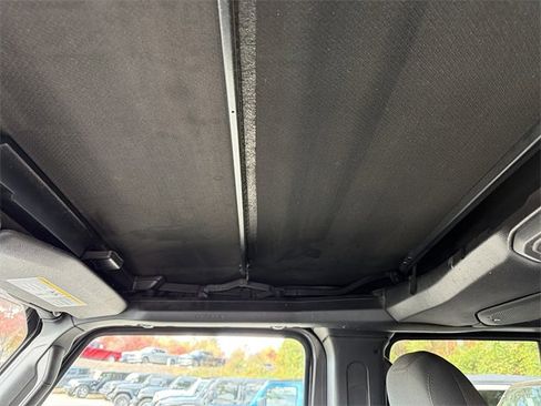 Used 2024 Jeep Gladiator Mojave w/ Convenience Group image 32