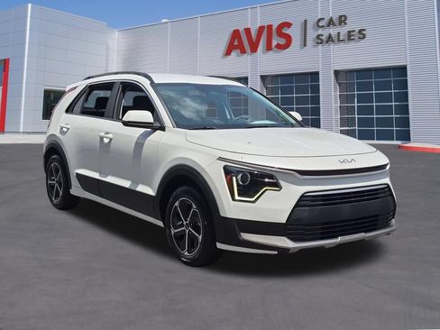 Used 2025 Kia Niro LX FWD image 3