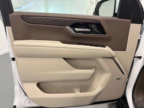 New 2026 GMC Yukon Denali w/ LPO, Floor Liner Package RWD image 13