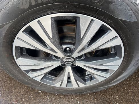 Certified 2023 Nissan Rogue SV w/ SV Premium B Package image 41