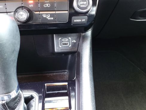 Used 2024 Jeep Compass Latitude image 29