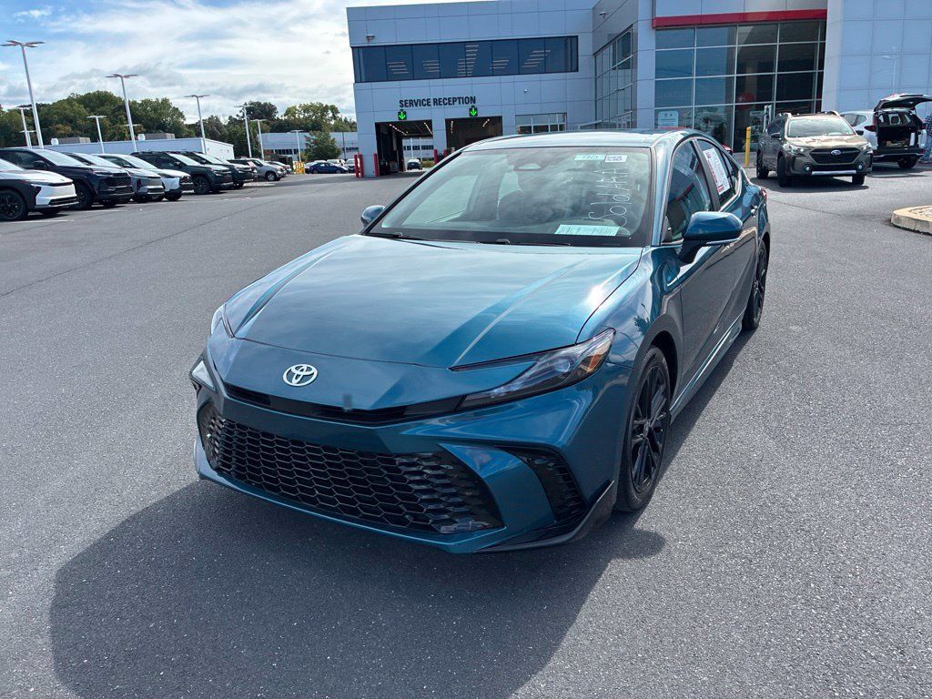 Used 2025 Toyota Camry SE FWD image 19