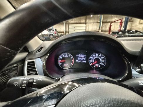 Certified 2022 Kia Seltos S image 12