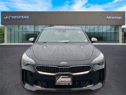 Used 2018 Kia Stinger GT2 image 2