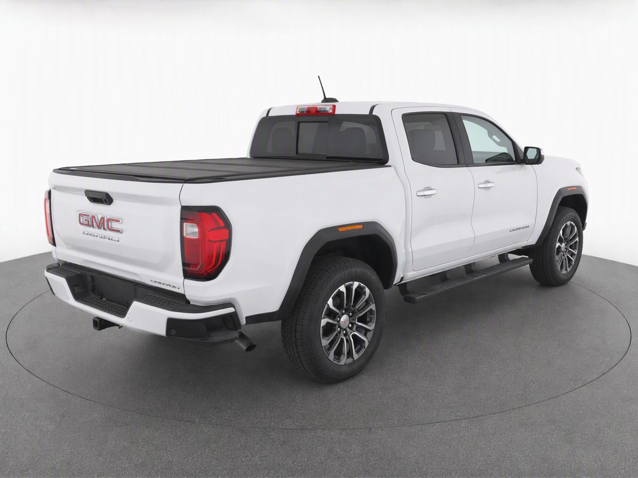 Used 2024 GMC Canyon Denali AWD/4WD image 4