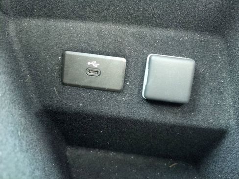 Used 2024 Cadillac Lyriq Luxury image 23