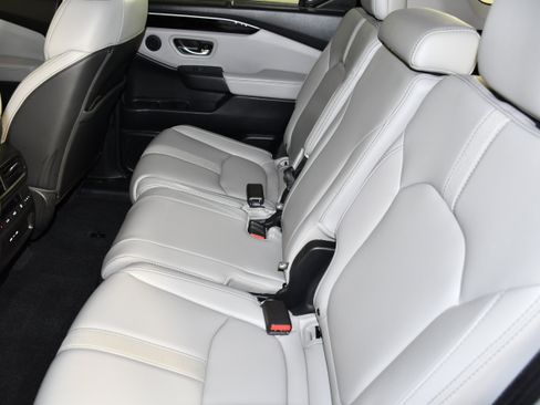 Certified 2025 Honda Pilot Touring image 49