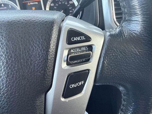 Used 2019 Nissan Titan SV w/ SV Convenience Package image 22