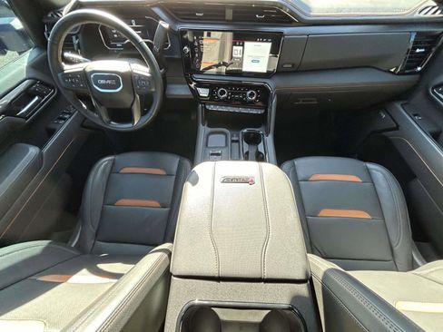 Used 2025 GMC Sierra 2500 AT4 w/ AT4 Premium Plus Package image 12
