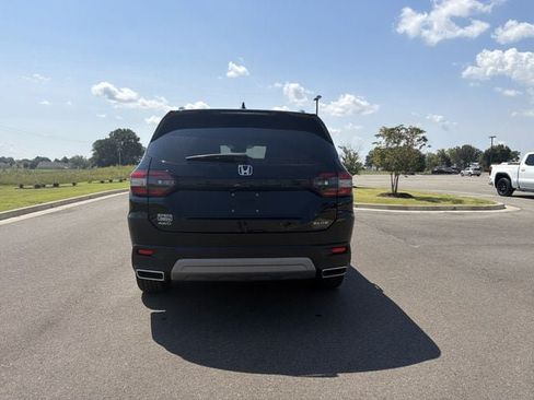 Used 2025 Honda Pilot Elite image 4