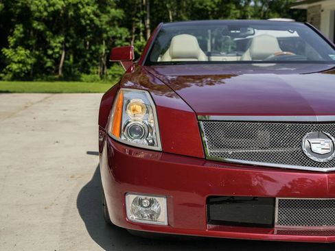 Used 2006 Cadillac XLR RWD image 86