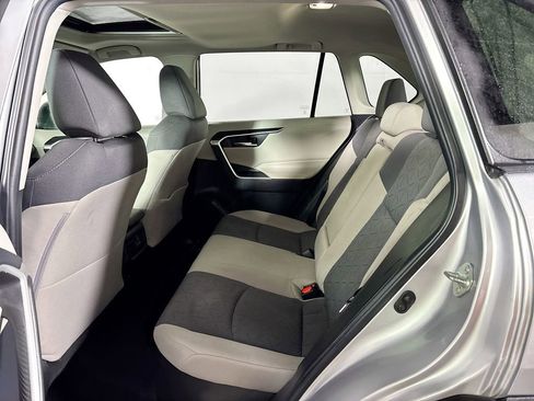 Used 2022 Toyota RAV4 XLE image 20