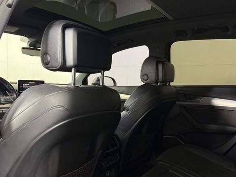 Used 2018 Audi SQ5 Premium Plus w/ Navigation Package image 21