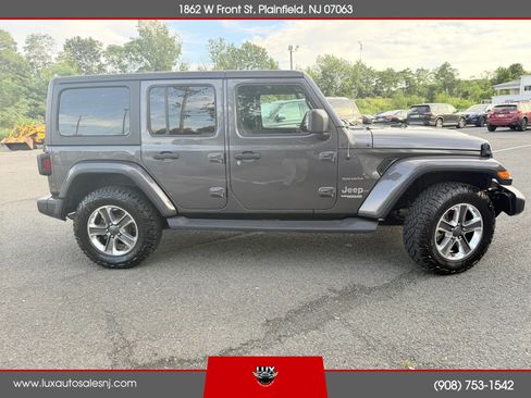 Used 2018 Jeep Wrangler Unlimited Sahara AWD/4WD image 40