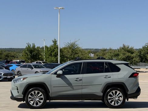Used 2021 Toyota RAV4 XLE Premium FWD image 3