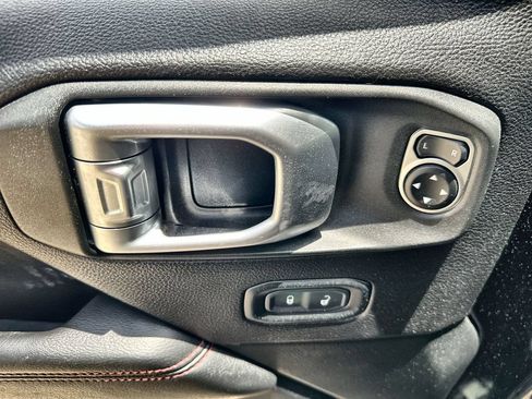 Used 2019 Jeep Wrangler Rubicon AWD/4WD image 22