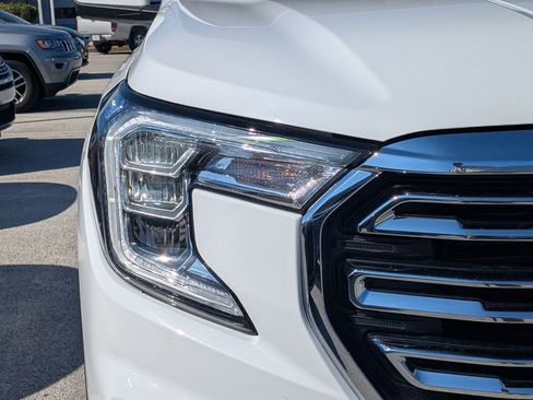 Used 2024 GMC Terrain SLT image 8