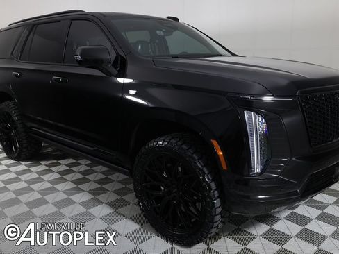 Used 2026 Cadillac Escalade Platinum Sport w/ LPO, ONYX Package AWD/4WD image 3