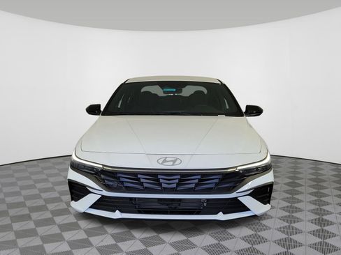 New 2025 Hyundai Elantra SEL image 41