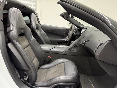 Used 2019 Chevrolet Corvette Stingray Coupe RWD image 11