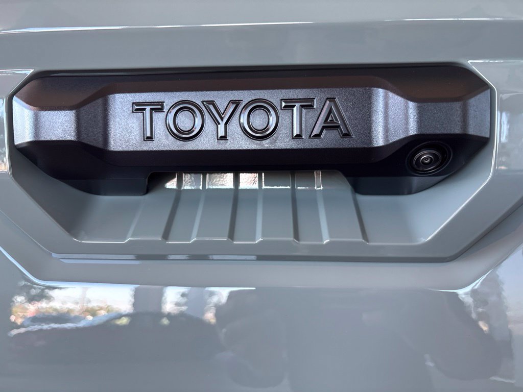 New 2026 Toyota Tundra SR5 w/ TRD Off-Road Premium Package AWD/4WD image 34