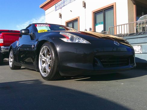 Used 2012 Nissan 370Z Touring w/ Sport Pkg image 41