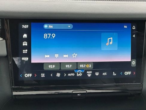New 2025 Lincoln Navigator Reserve AWD/4WD image 12